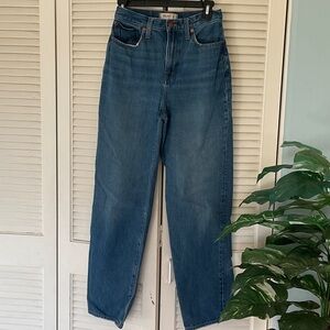 Madewell Woman’s Straight leg High Rise 5-pocket Blue Jeans